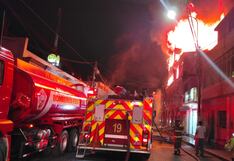 Arequipa: Fuego arrasa con tapicería y mueblería entre el Cercado y Miraflores (FOTOS)