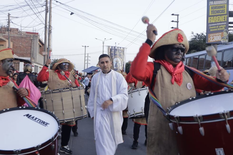 Fieles llegaron para recibir a la Virgen de la Puerta en la ciudad de Trujillo. (Foto: Vanessa Hordyj)