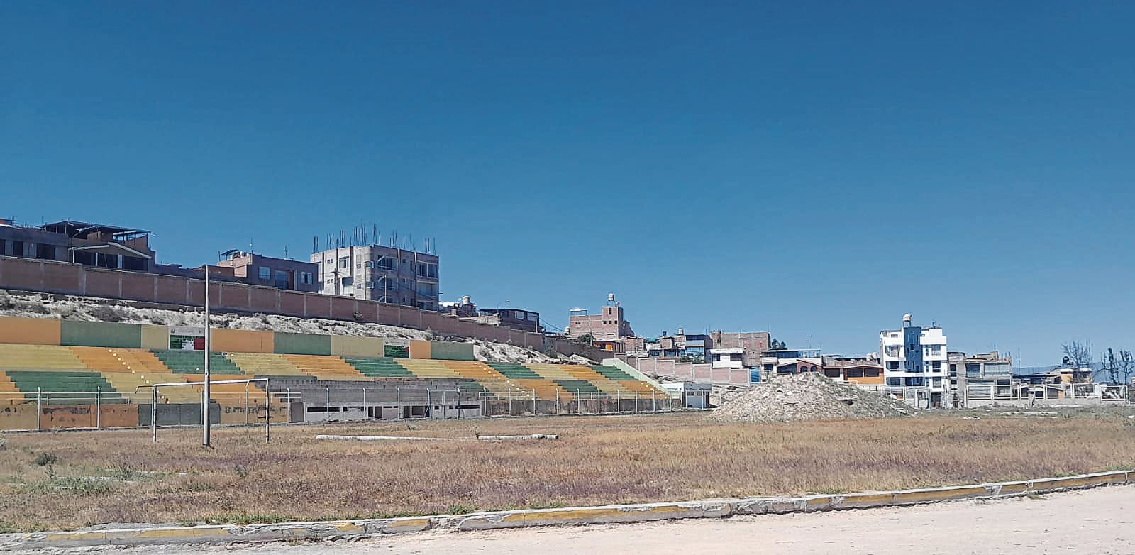 Complejo deportivo en abandono. Foto: difusión.