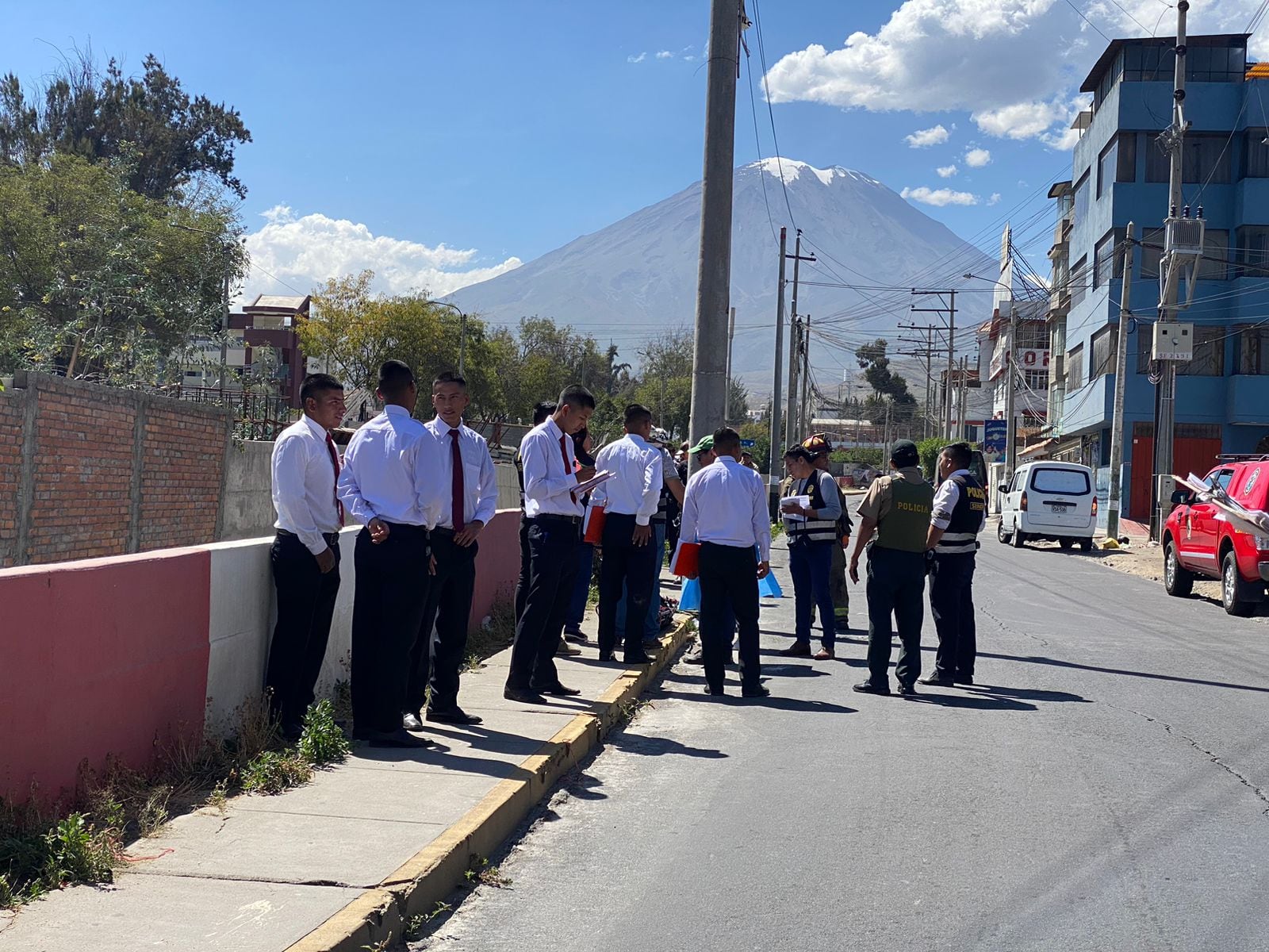 Recuperan cuerpo de un hombre de una torrentera. (Foto: GEC)