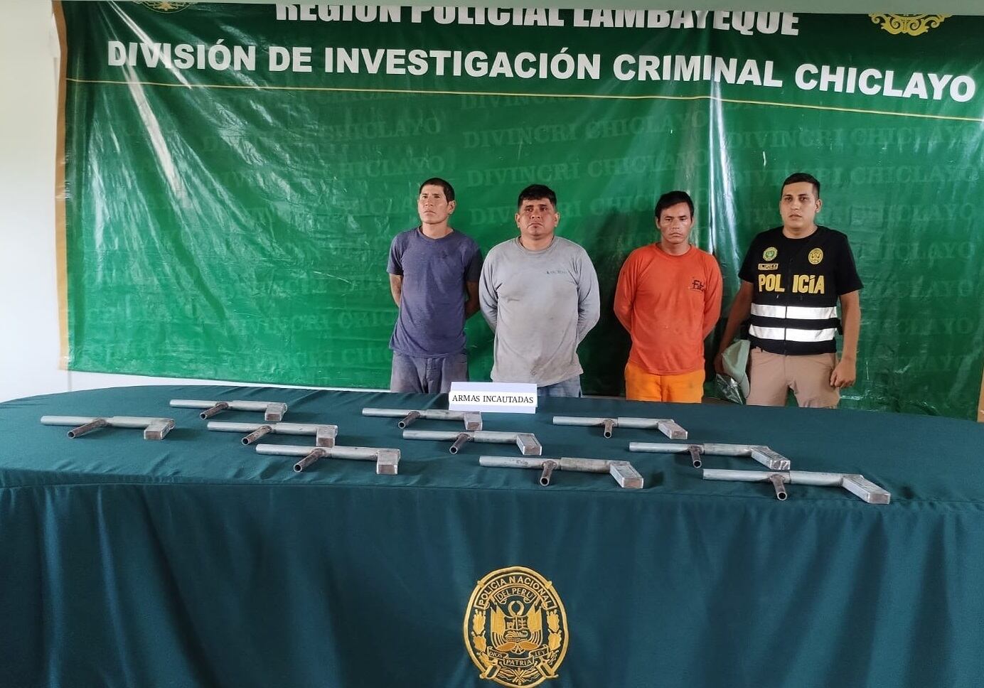 No supieron explicar para quién eran las armas hechizas. Diez armas de fuego ya habían sido fabricadas y estaban listas para ser entregadas.