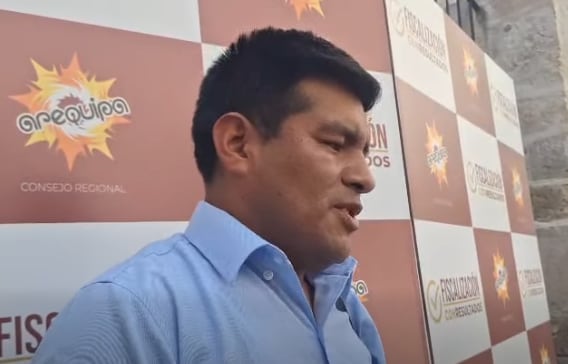 Alcalde de Chachas pide priorizar construcción de colegio para reemplazar aulas prefabricadas