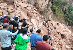 Huaico bloquea carretera Perené–Pichanaki y deja cientos de vehículos varados