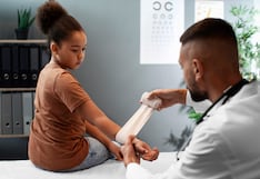 Casi la mitad de los niños sufrirá una fractura antes de la adolescencia, advierten especialistas