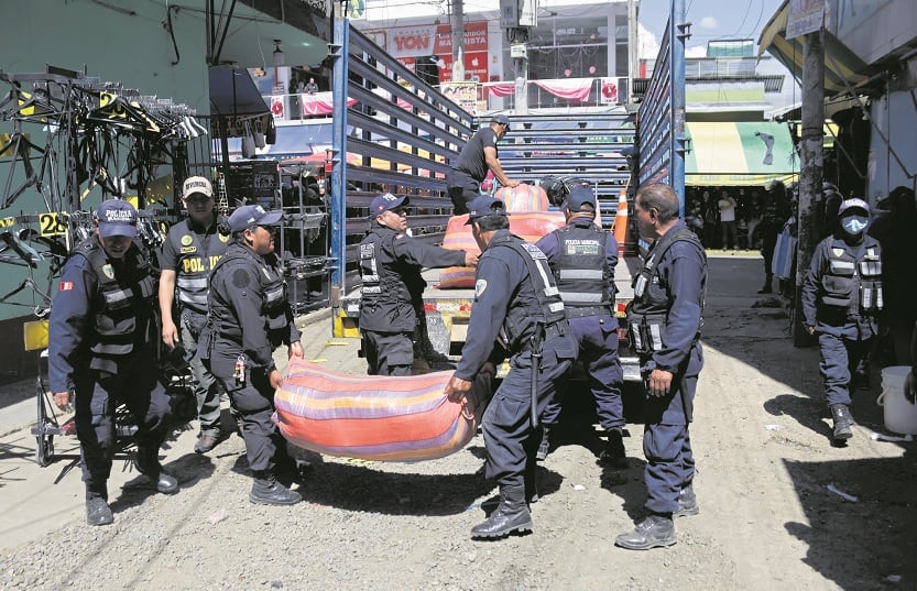 Enfrentamientos en operativo contra informales