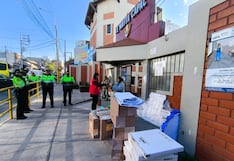 Personal de ONPE aún no deja locales de votación y escolares llegan a colegios en Arequipa