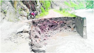 Río en Jauja se lleva plataforma y en Chanchamayo amenazan desbordes