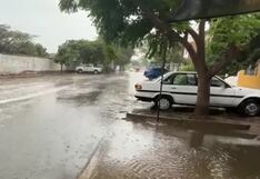 Intensas lluvias en Ica provocan aniegos y complican el tránsito