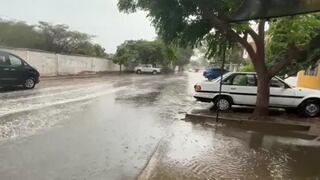 Intensas lluvias en Ica provocan aniegos y complican el tránsito