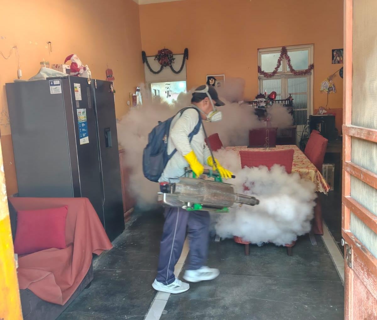 Acción articulada entre la Gerencia Regional de Salud y la Municipalidad Distrital de Chicama busca proteger a la población y frenar de forma inmediata el avance del vector Aedes aegypti.