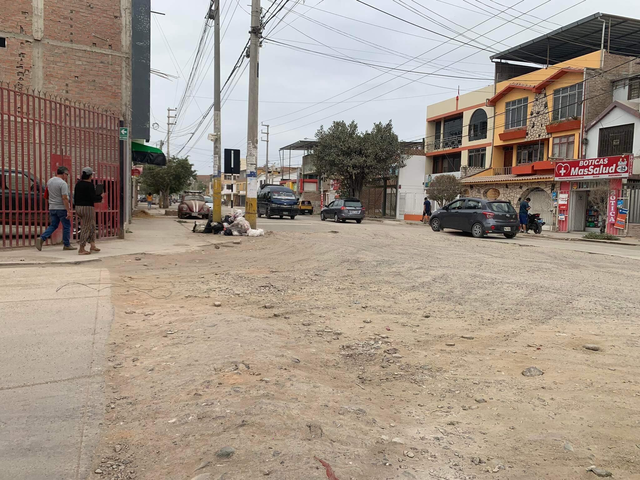 Regidores de la comuna esperan que en agosto la comuna exponga la solución que se le dará a los daños en pavimentos.