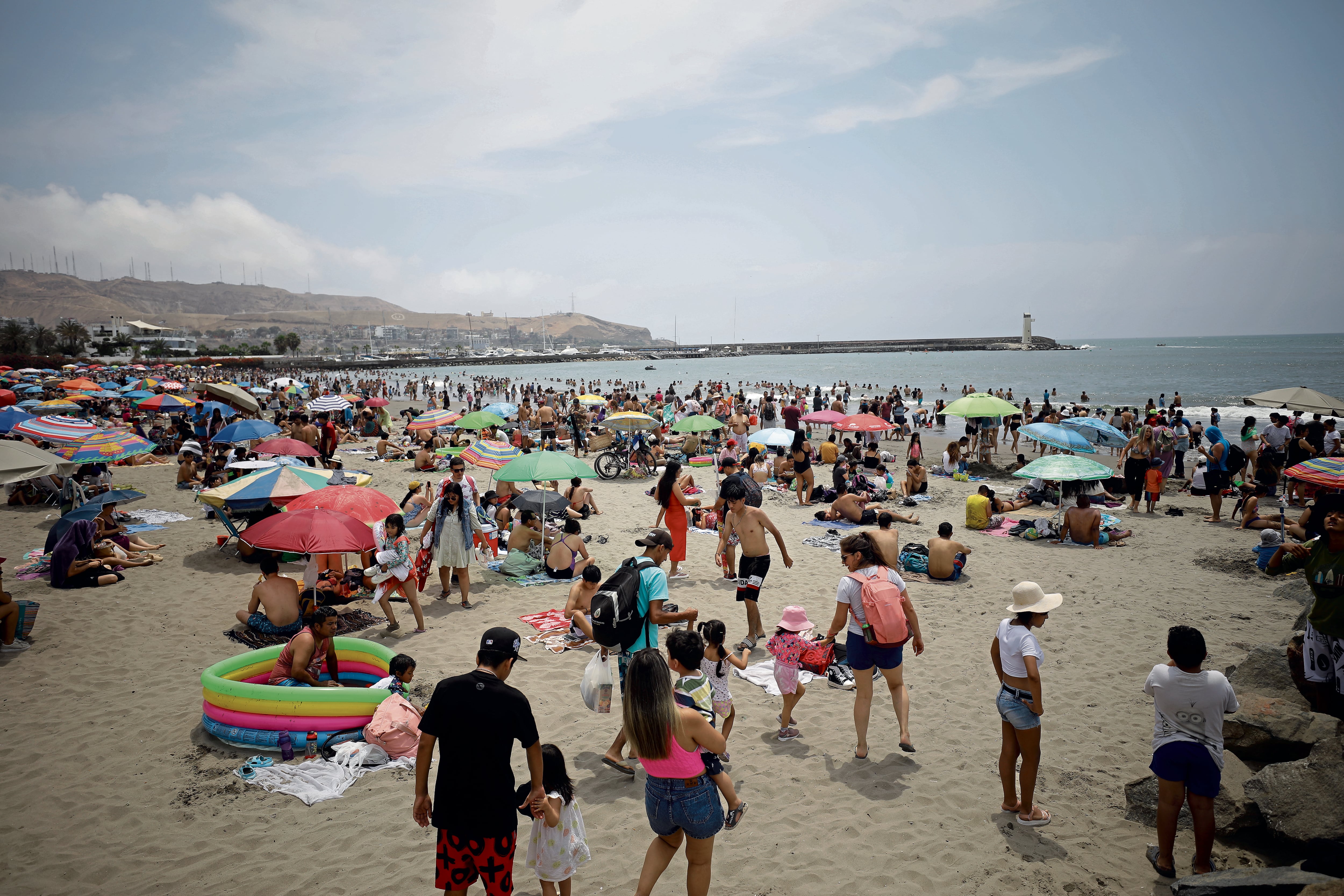 Ciudadanos denunciaron que proyecto atentará contra el libre acceso y disfrute del espacio natural, en perjuicio de miles de visitantes. (Fotos: Joel Alonzo/ @photo.gec)