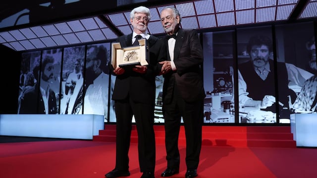 George Lucas recibe la Palma de Oro de Honor de Cannes de manos de su amigo Francis Ford Coppola