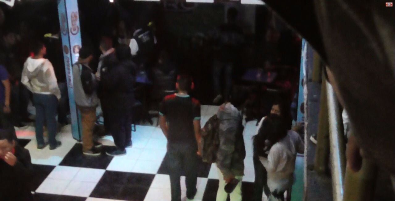 Menores llegan al extremo de vomitar en discotecas ilegales