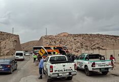 Bus de transporte interprovincial y camioneta chocaron en la vía Arequipa - Puno