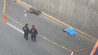 Dos muertos en Arequipa por choque de moto y camión volquete (VIDEO)