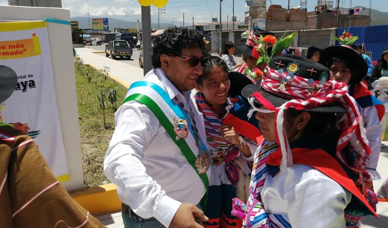 Alcalde de Socabaya, Roberto Muñoz, es cuestionado por contratar a una empresa vinculada a una persona cercana a su círculo personal. Foto: Municipalidad de Socabaya.