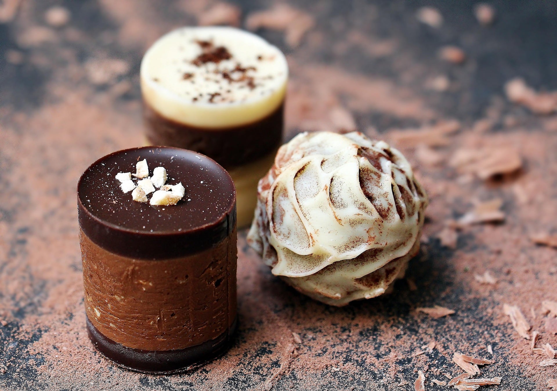 Desde un mousse cremoso hasta bombones personalizados, el chocolate permite preparar postres con distintas texturas y combinaciones para compartir en casa.