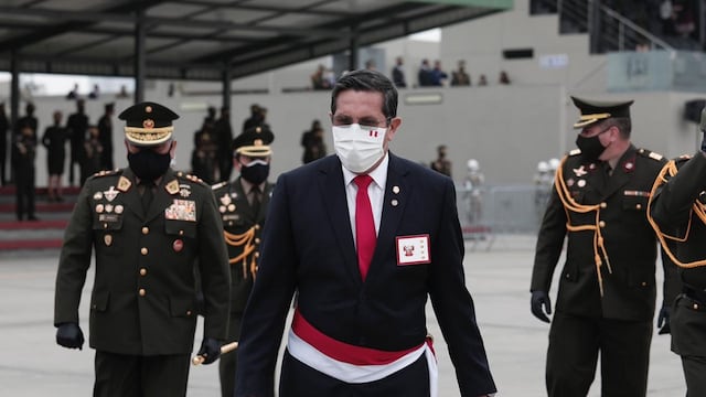 Jorge Chávez, Ministro de Defensa, informó que unos 100 militares han muertos y más de 3 mil fueron contagiados con COVID-19
