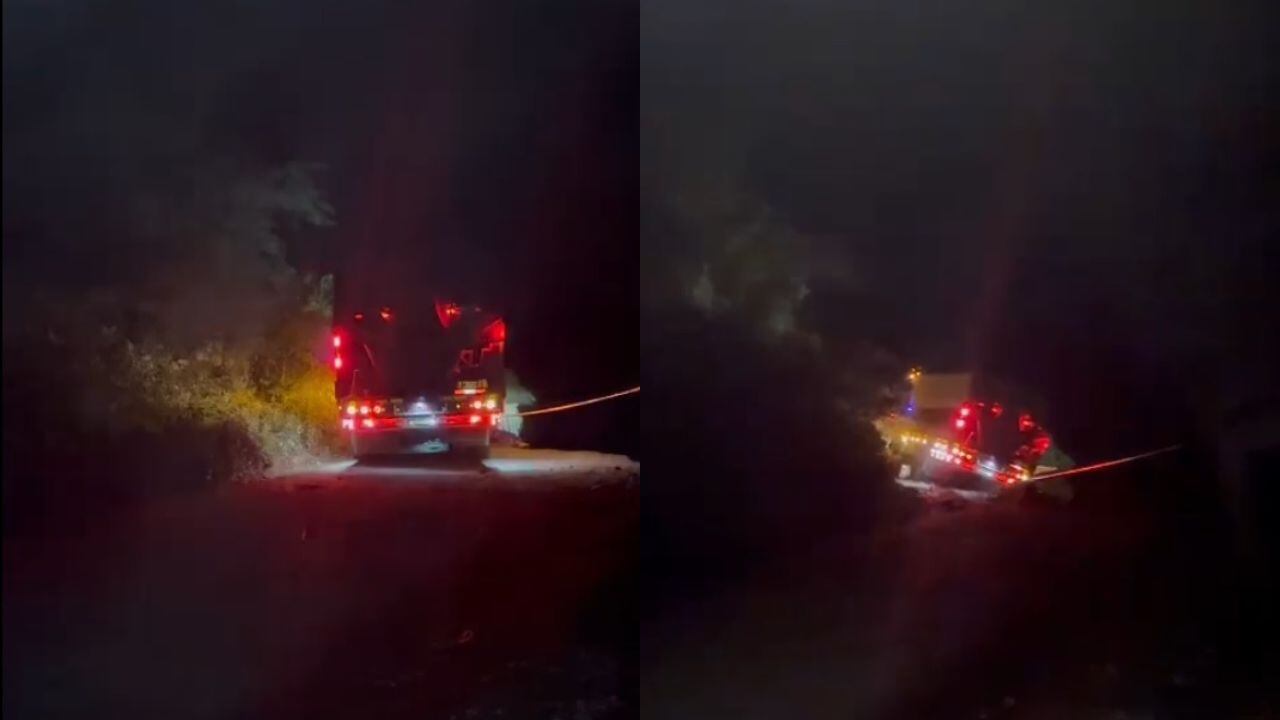 El chofer del vehículo saltó y quedó en un árbol. El personal de la Policía Nacional del Perú pudo auxiliarlo.