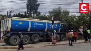 Huancayo: Camión impacta contra vivienda y adultos mayores que viven allí se salvan de milagro