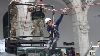 La Región Policial de Arequipa realiza la Feria Informativa en la Plaza de Armas (VIDEO)
