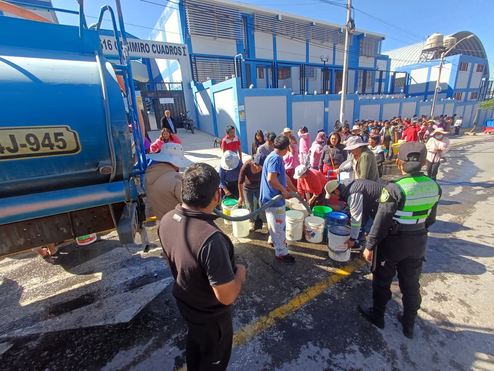 Pobladores de Cayma esperaron 3 días para recibir agua de cisterna (Foto: Juan Guillermo Mamani/@photo.gec)