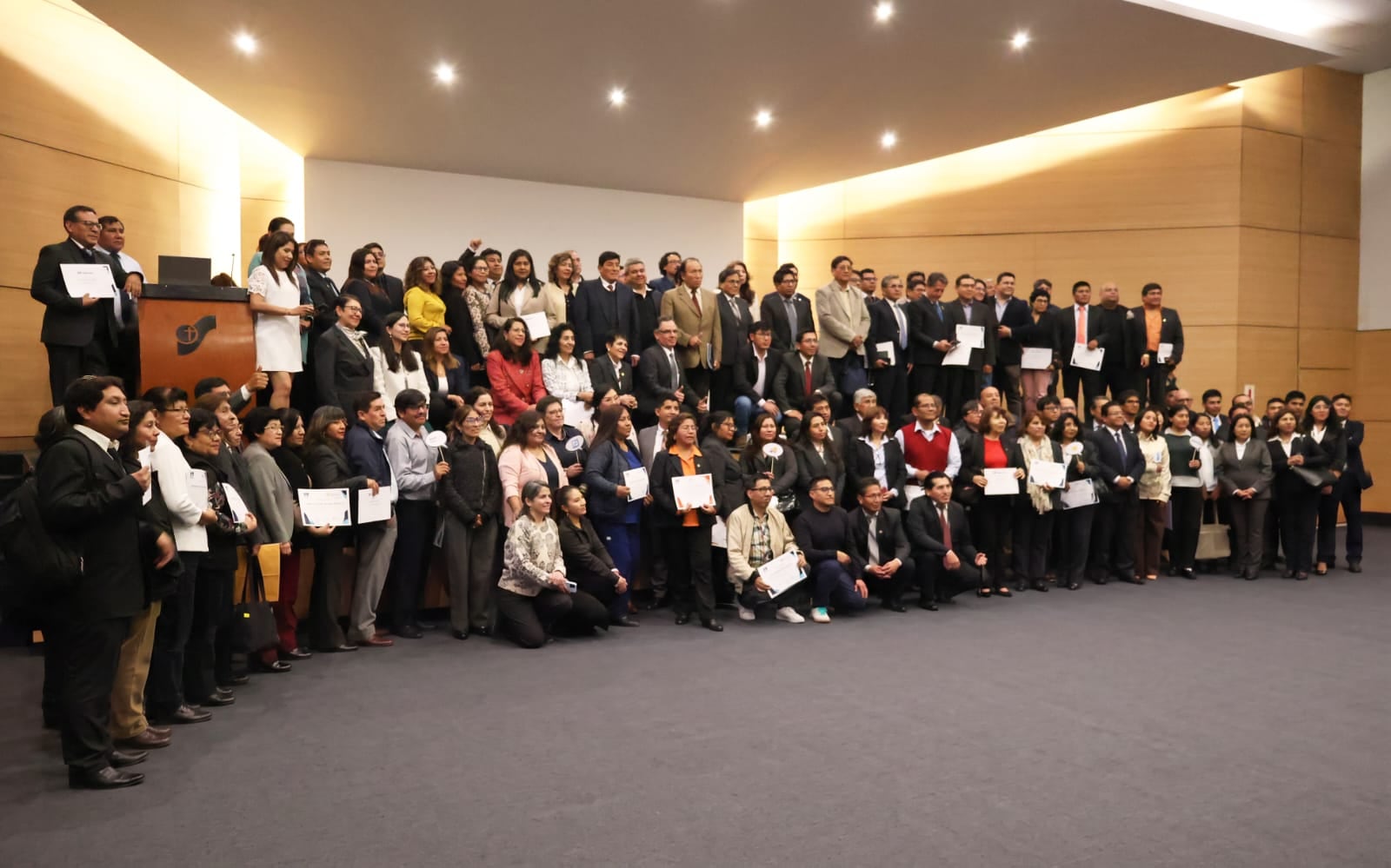 Jóvenes y sus profesores recibieron conocimientos. (FOTO: Difusión)