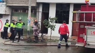 Tacna: bombero rescata a menor atrapado en segundo piso durante incendio de vivienda