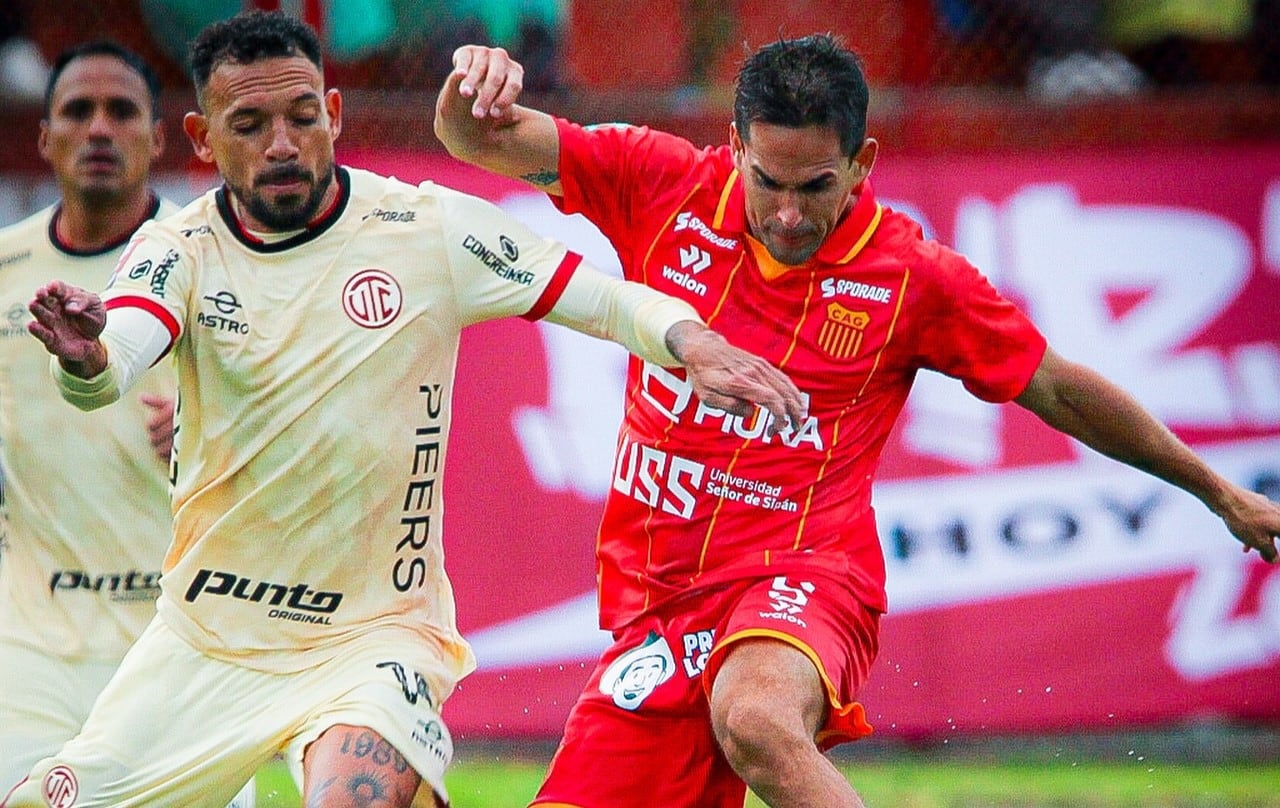Equipo de Ángel Comizzo cayó derrotado por 2-0 ante UTC en la primera fecha.