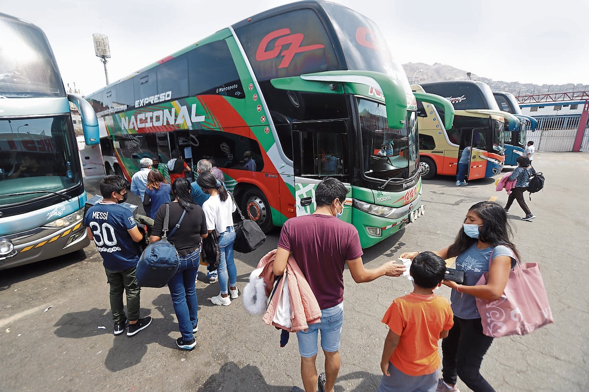 El turismo de naturaleza, la planificación anticipada y el interés por ciudades fuera de los circuitos tradicionales marcarán los viajes de los peruanos durante la segunda mitad de 2026, de acuerdo con datos del sector. (Foto de archivo)