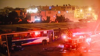 Chorrillos: propietario acusa a extorsionadores de provocar incendio en almacén de chatarra