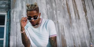 El artista también ha colaborado con reconocidos representantes de la música urbana, entre ellos Bad Bunny, Anuel AA, Myke Towers, Noriel, Jhayco, Miky Woodz, Maluma, entre otros.