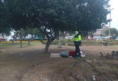Retiran a extranjeros que dormían en parques de Trujillo