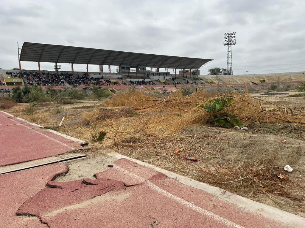 El estadio Miguel Grau se encuentra en pésimas condiciones.