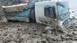 Panamericana Sur sigue bloqueada en Arequipa: 6 kilómetros impiden tránsito entre Atico y Ocoña