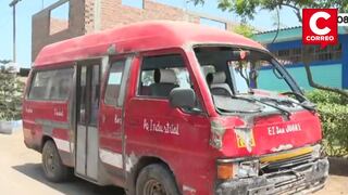 Combi invade carril contrario y atropella a varias personas en San Juan de Miraflores