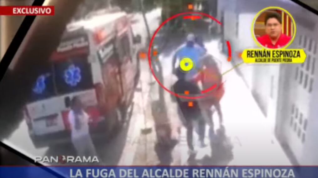 Alcalde fugando de ambulancia.