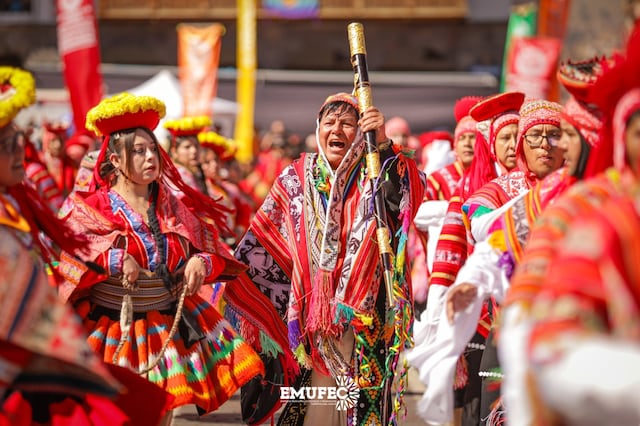 Fiestas del Cusco: Así fue el gran desfile de instituciones públicas en la plaza mayor