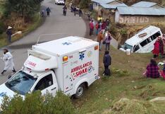 Cuatro fallecidos y varios heridos graves deja vuelco de minivan en Cusco (FOTOS)