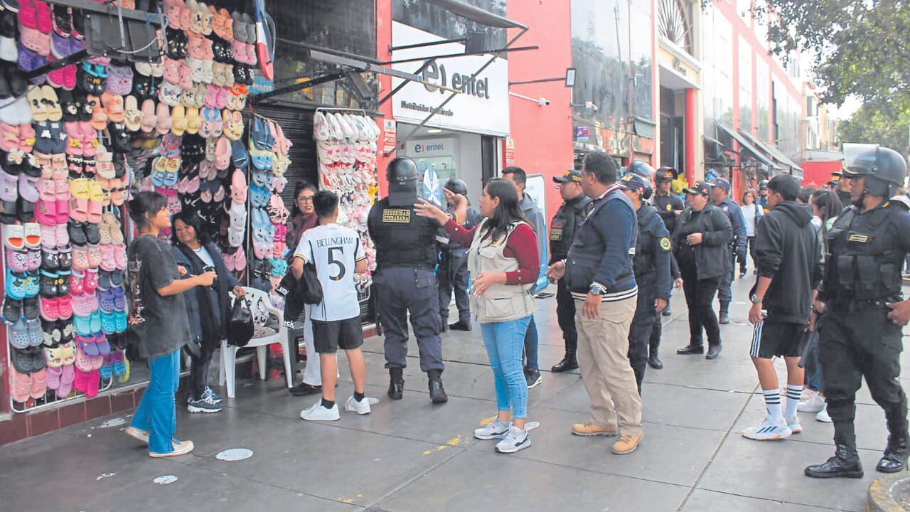 Asegura que pondrán orden en la avenida España.