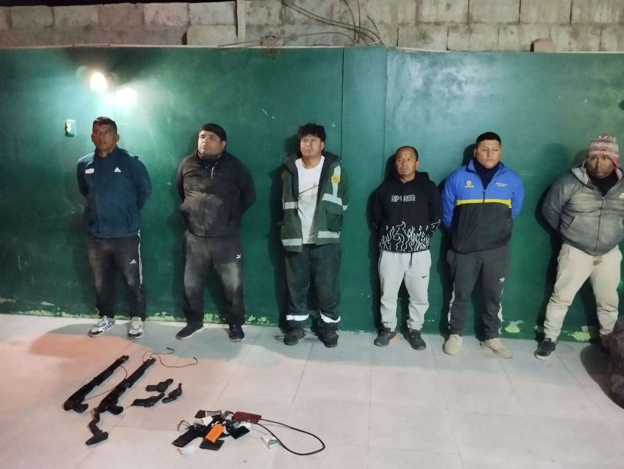 Secuestraron a un conductor de combi y le pidieron 20 mil soles. La Policía los capturó. (Foto: Difusión)