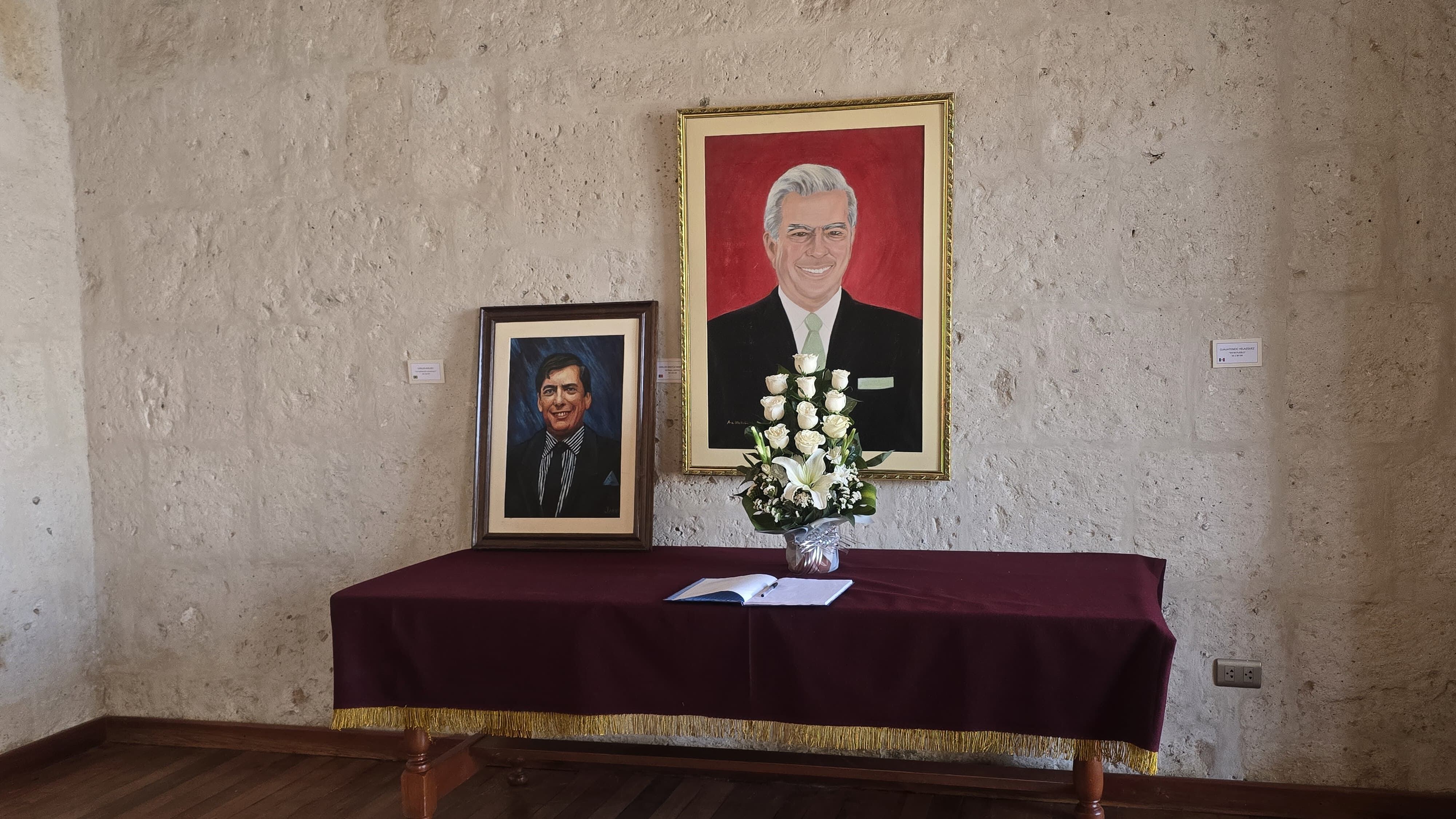 Espacio de homenaje a Mario Vargas Llosa en la biblioteca personal, en el Cercado de Arequipa. Foto: GEC.