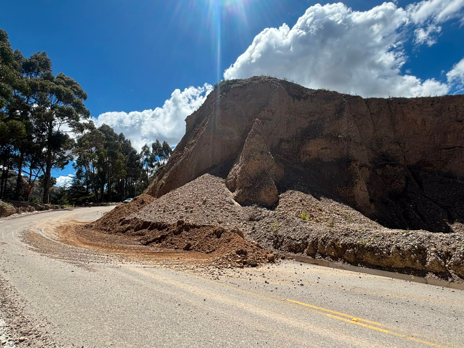 Junín: Nuevo sismo vuelve a afectar las vías de ingreso a distrito de Chicche