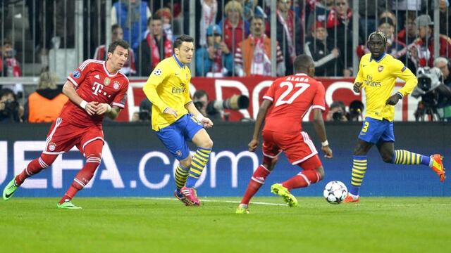 Mesut Ozil se lesionó en partido ante Bayern Munich