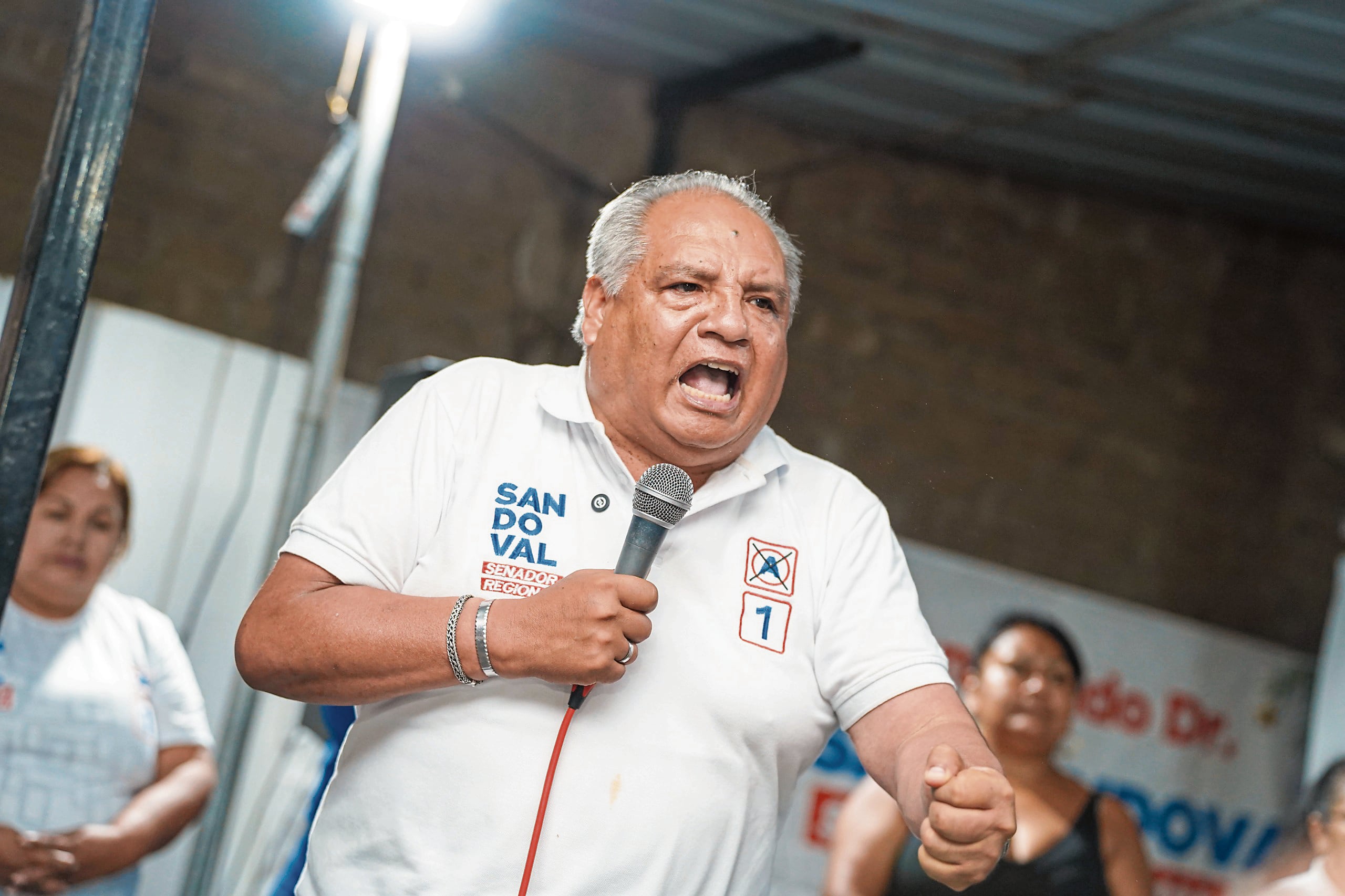 A dos meses de los comicios de abril, el exministro de Transportes culpó también a Magaly Ruiz y a Roberto Kamiche, militantes de APP que buscan quedarse en el Congreso, de la situación actual del Proyecto Especial Chavimochic, cuya tercera etapa se encuentra paralizada desde diciembre de 2016.