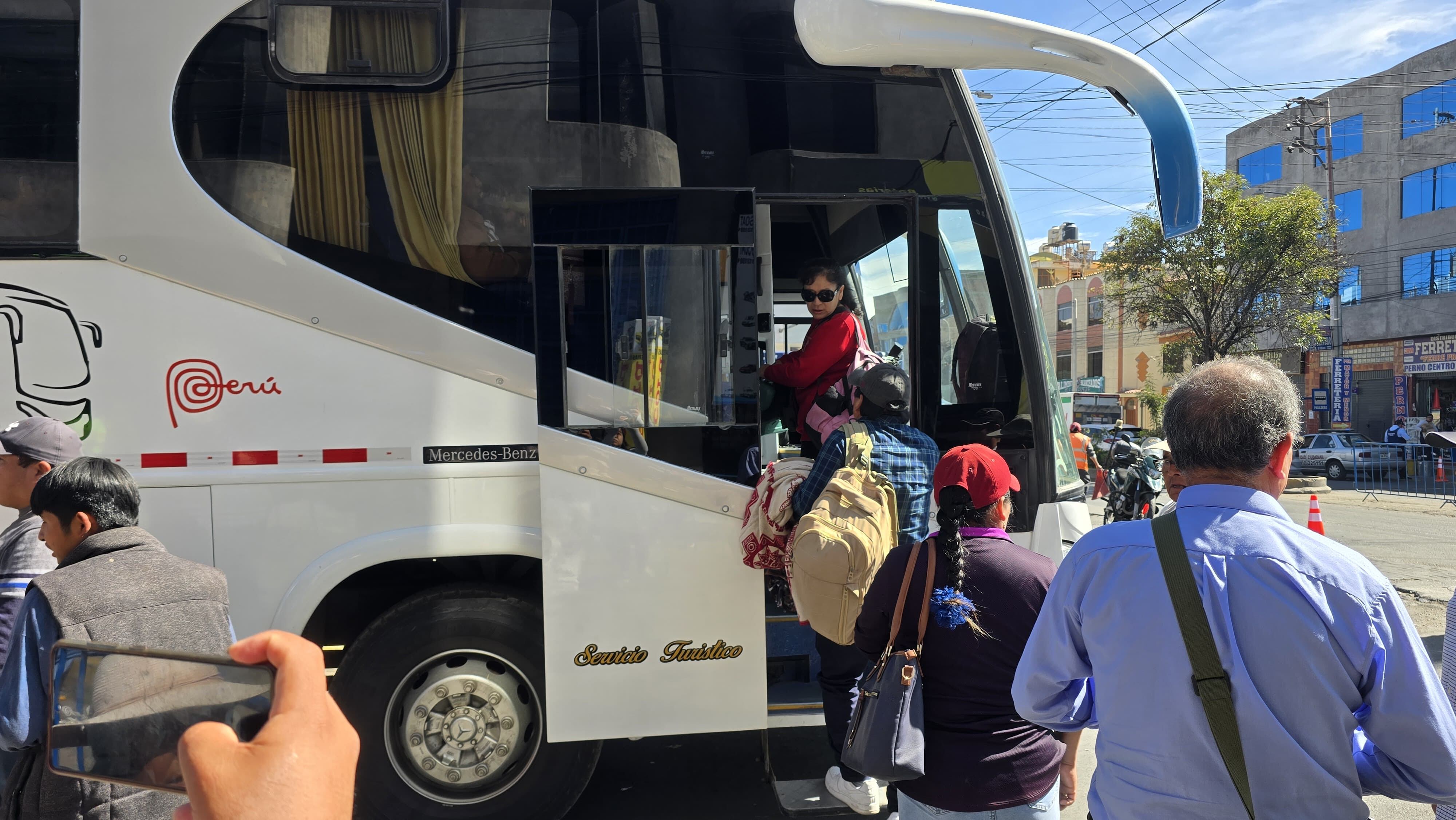 Decenas de personas viajan al Santuario de la Virgen de Chapi. Foto: GEC.