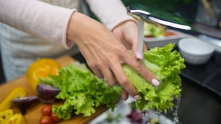 Cinco prácticas para manipular y conservar los alimentos de forma segura en casa