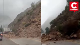 Lluvias provocan derrumbe y restringen el paso en la Carretera Central