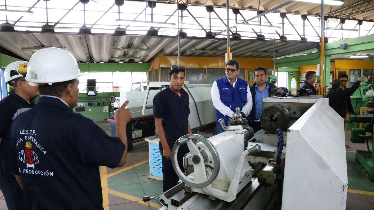 El Instituto Nueva Esperanza se licenció.